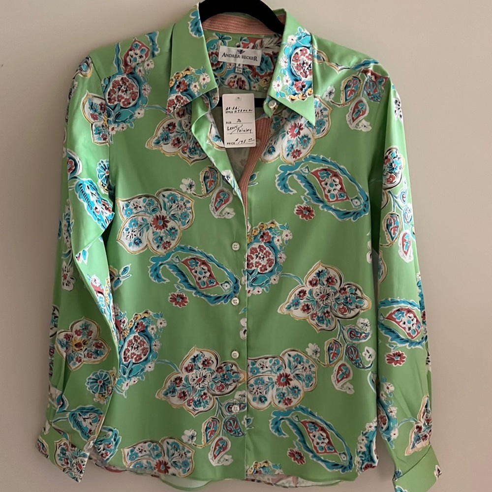 NWT Andrea Becker Sz S green Floral Print 100% cotton Long Sleeve blouse